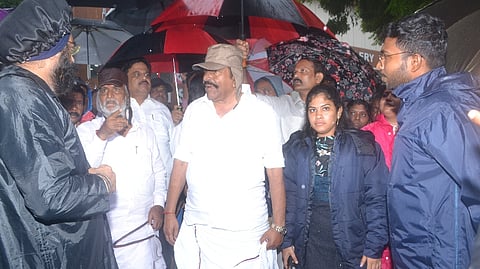 Ministers inspect inundated areas, control room in city