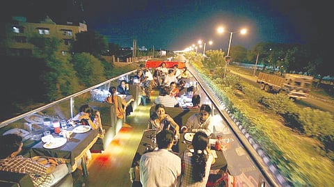 Services biz growth quickens in Oct, PMI edges up to 55.1