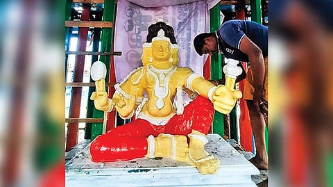 Workers readying the Brahma Vahanam for Karthigai Deepam fest in Tiruvannamalai