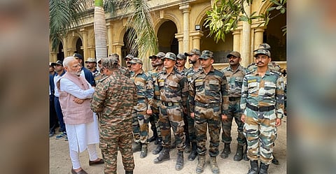 Prime Minister Narendra Mobi met those who were involved in rescue and relief operation when they mishap-struck Morbi