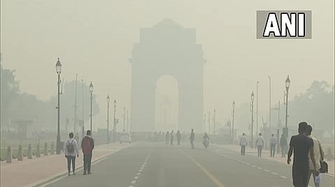 India Gate, New Delhi engulfed in Smog