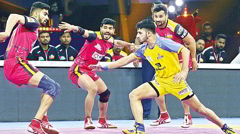 Narender picked up 10 points, but could not do enough to steer Tamil Thalaivas to victory