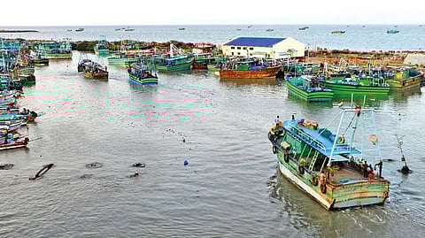Fisherfolk sailing off from Nagapattinam
