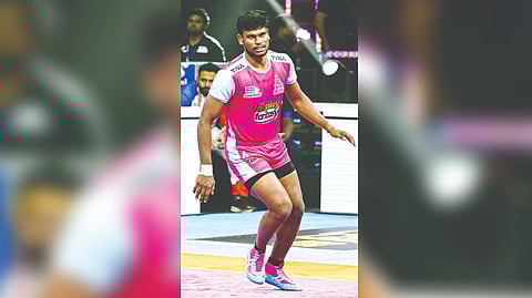 Although Pink Panthers thrived in the first half, in which it inflicted an ?All Out?, it could only manage a six-point (21-15) advantage at the half-time interval.