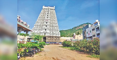 The space in front of the Rajagopuram that can be utilised to park cars on regular days in Tiruvannamalai