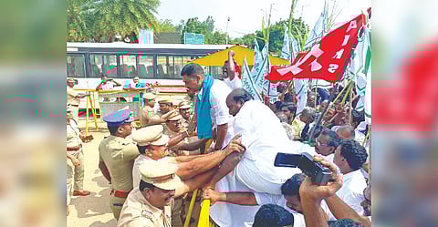 Sugarcane farmers attempting to lay siege to Thanjavur Collectorate on Wednesday
