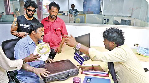 Rahesh narrates the scene to Ramarajan