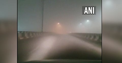 Delhi wakes up to dense fog