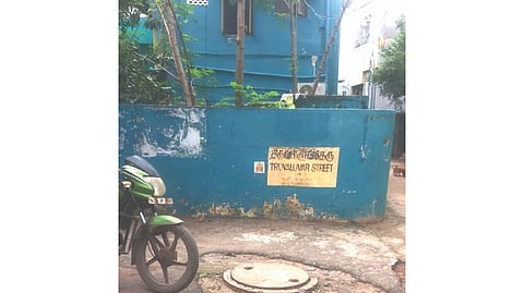 Tiruvallur Street without name board in Ambattur.