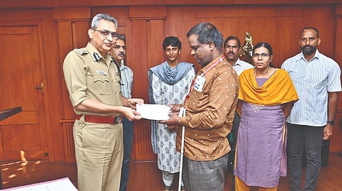 City cops retrieve Rs 3.05 lakh stolen from visually-challenged man