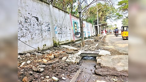 Pedestrian pavement in Dr Ambedkar College Road