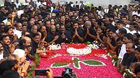 Tamil Nadu Chief Minister J Jayalalithaa was remembered on her sixth death anniversary on Monday by Leader of Opposition and AIADMK leader Edappadi K Palaniswami along with other party members