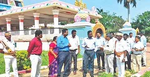 Principal Secretary K Manivasan inspecting the Raja Raja Cholan Manimandapam in Thanjavur