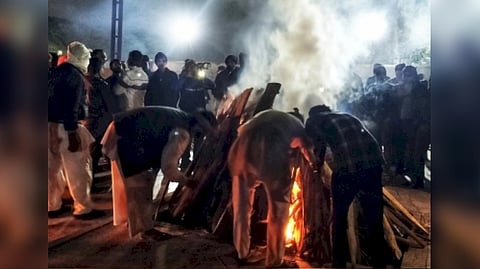 Last rites of Anjali being performed