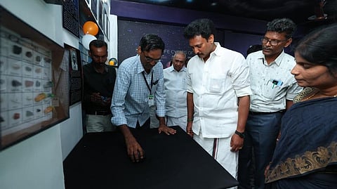 Minister Anbil Mahesh Poyyamozhi given explanation in the lab