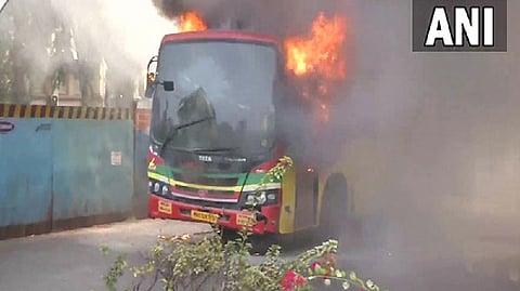 The BEST bus caught fire in Bandra