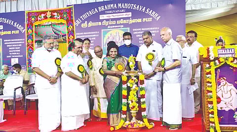 Governor of Telangana and L-G of Puducherry Tamilisai Soundarajan inaugurating the Thyagaraja Aradhana by
lighting kuthuvilakku at Tiruvaiyaru on Friday