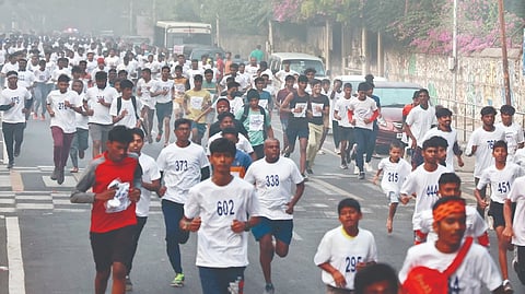 Thousands of Runners participated in the mini marathon held on Sunday morning at Besant Nagar