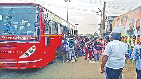 More buses between Gudapakkam and Vengathur sought
