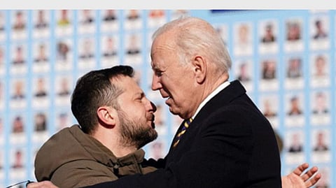 Ukrainian President Volodymyr Zelensky (L), US President Joe Biden (R)