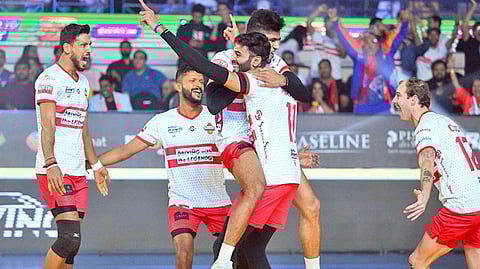 Kolkata Thunderbolts celebrating