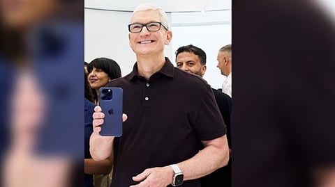APPLE- Tim Cook