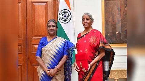 FM Nirmala Sitharaman with President Droupadi Murmu