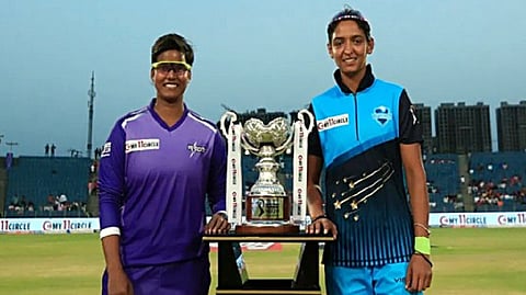 Deepti Sharma and Harmanpreet Kaur