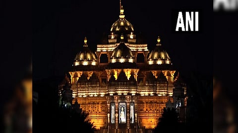 Earth Hour observed at Akshardham temple in Delhi