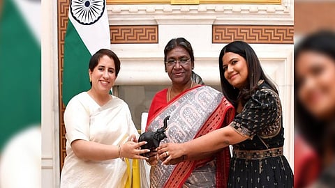 President Droupadi Murmu with Kartiki Gonsalves and Guneet Monga