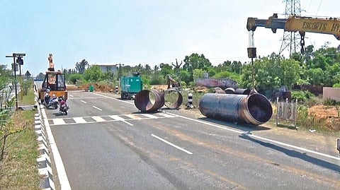 Pipeline laying works on ECR