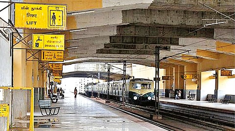 Mandaveli MRTS station