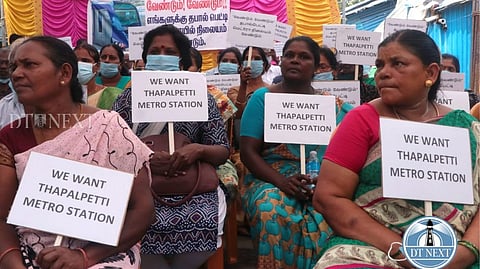 Members of Palaniappa Nagar civic association staged a protest in demand to reinstatement of Thapalpetti Metro station in Corridor 3 of Phase 2 Metro Rail construction in Madhavaram.