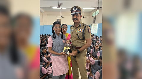 DGP C Sylendra Babu interacted with students of Government schools as part of the ?Naan Mudhalvan? scheme.