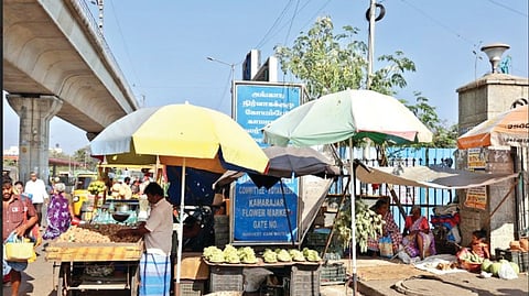 Vendors outside wholesale market