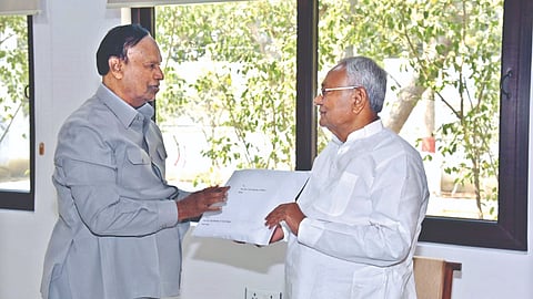 DMK Parliamentary Party Leader TR Baalu meeting Bihar Chief Minister Nitish Kumar at Patna on Tuesday