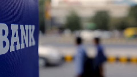 Treat customer as God: MoS Finance to banks