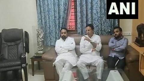 Laxman Savadi at Siddaramaiah's residence
