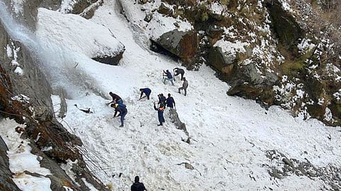 A total of 350 stranded tourists and 80 vehicles have also been rescued after snow clearance from the road