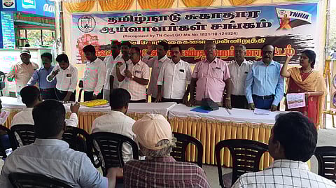 Tamil Nadu Health Inspectors Association observed hunger strike in Egmore