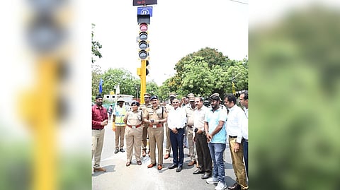 Solar powered automatic traffic signal inaugurated in Avadi
