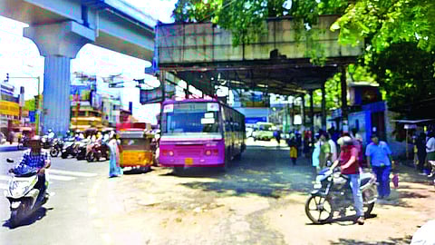 The bus depot in Vijayanagar causing problems for normal road users
