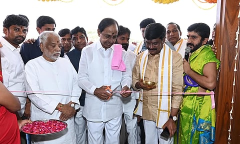 KCR inaugurates BRS central office in Delhi