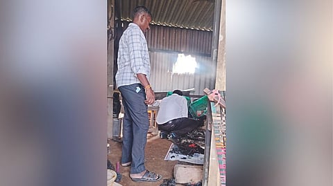 Forensic experts investigate 
the crime scene in Namakkal