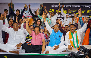 BJP stages dharna outside Kejriwal's residence