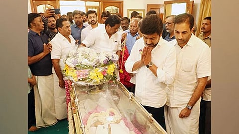 DMK leaders pay respect to Karumuttu Kannan