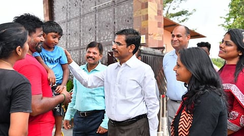 Chief Secretary Dr. V Irai Anbu, visited the Ecological Park at Pallikaranai Wetland and discussed with the general public