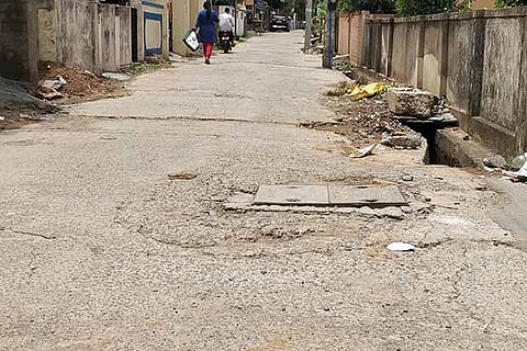 The damaged Tiruvalluvar Street in Perungalathur