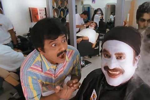 Scene from Sivaji which shows Rajinikanth?s character trying to get lighter skin
