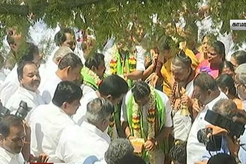 TN CM Edappadi lays foundation stone for Dr MGR centenary arch